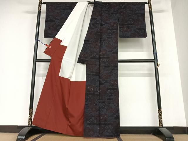 平和屋着物●本場結城紬　重要無形文化財　80亀甲　エ霞花文　正絹　逸品　AABA8803zg 平和屋着物○本場結城紬 重要無形文化財 80亀甲 エ霞花文 正絹 逸品