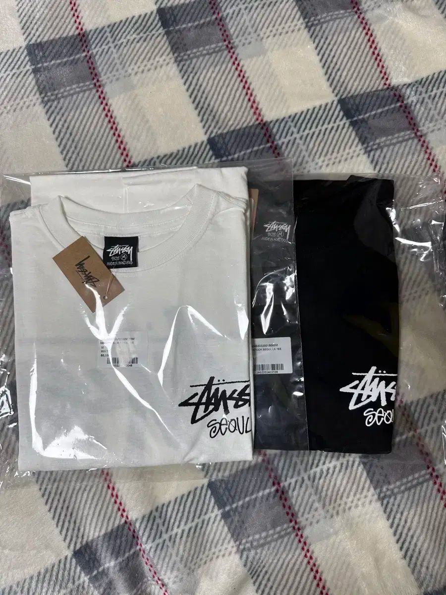 【雷市場（ポンジャン）商品韓国直送】 STUSSY(ステューシー) ストック ソウル Tシャツ (ホワイト) 黒 M サイズ