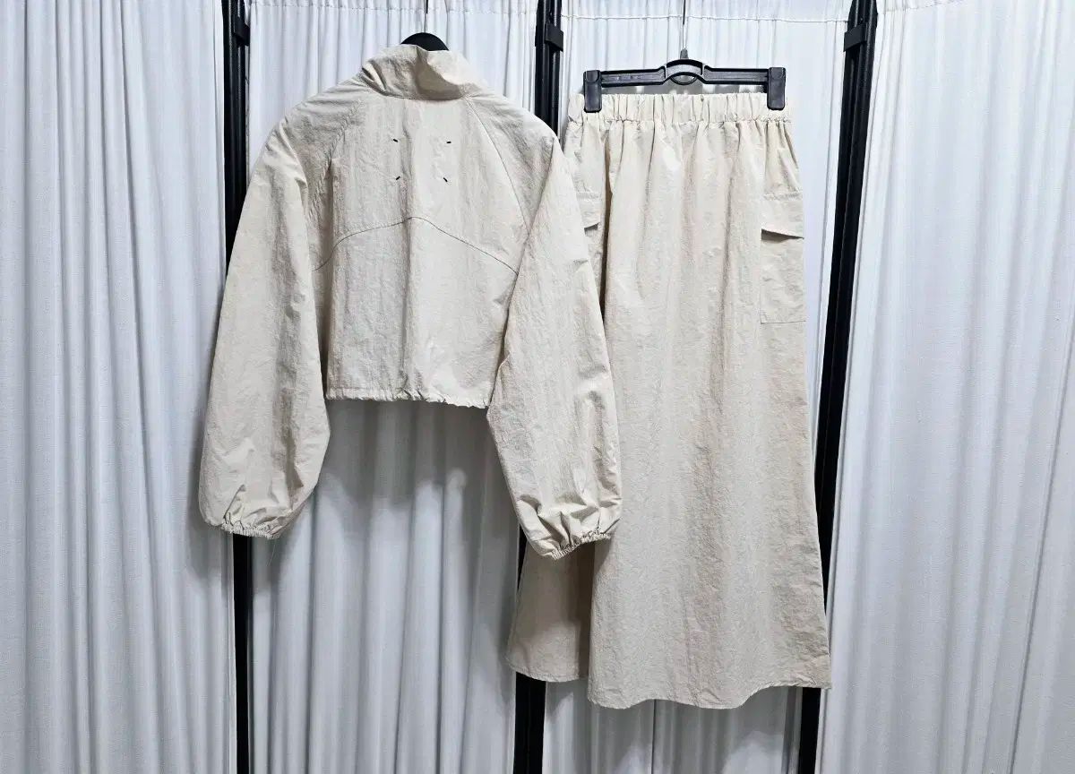 シャカシャカ素材 スカート