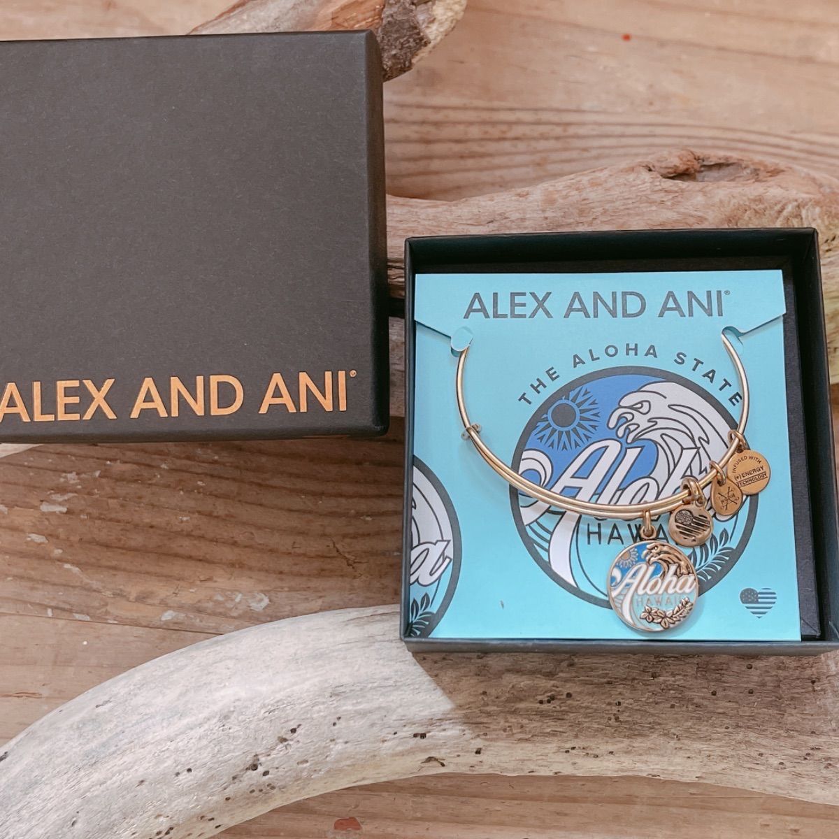 Hawaii限定 ALEX AND ANI ALOHAバングル ブレスレット - メルカリ