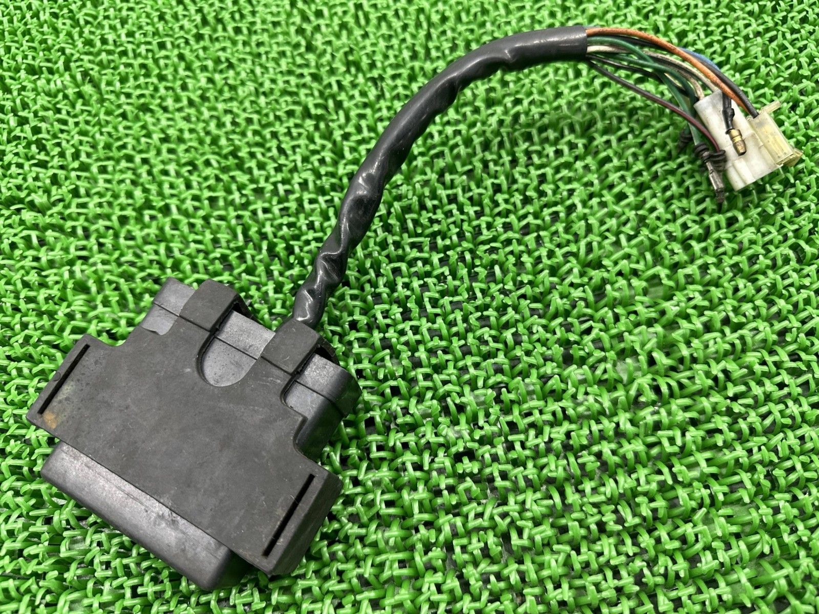 シグナス125 イグナイター ヤマハ 純正 バイク 部品 4KP ケース付 CDI スパークユニット 機能的問題なし 車検 Genuine cF