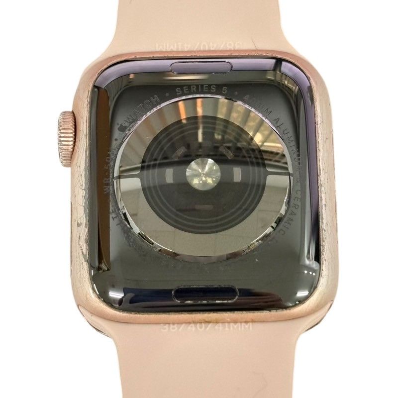 Apple Watch - Applewatch series5 40mm Gold アルミニウム　GPS Amazon.com: Apple Watch Series 5 (GPS, 40MM) - Gold Aluminum