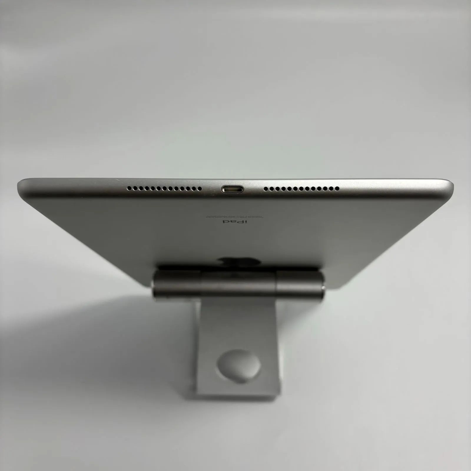 Apple iPad シルバー 本体A2429 ロック