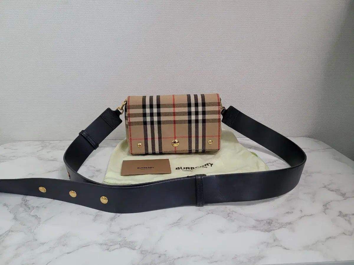 Burberry バーバリー チェック クロスバッグ