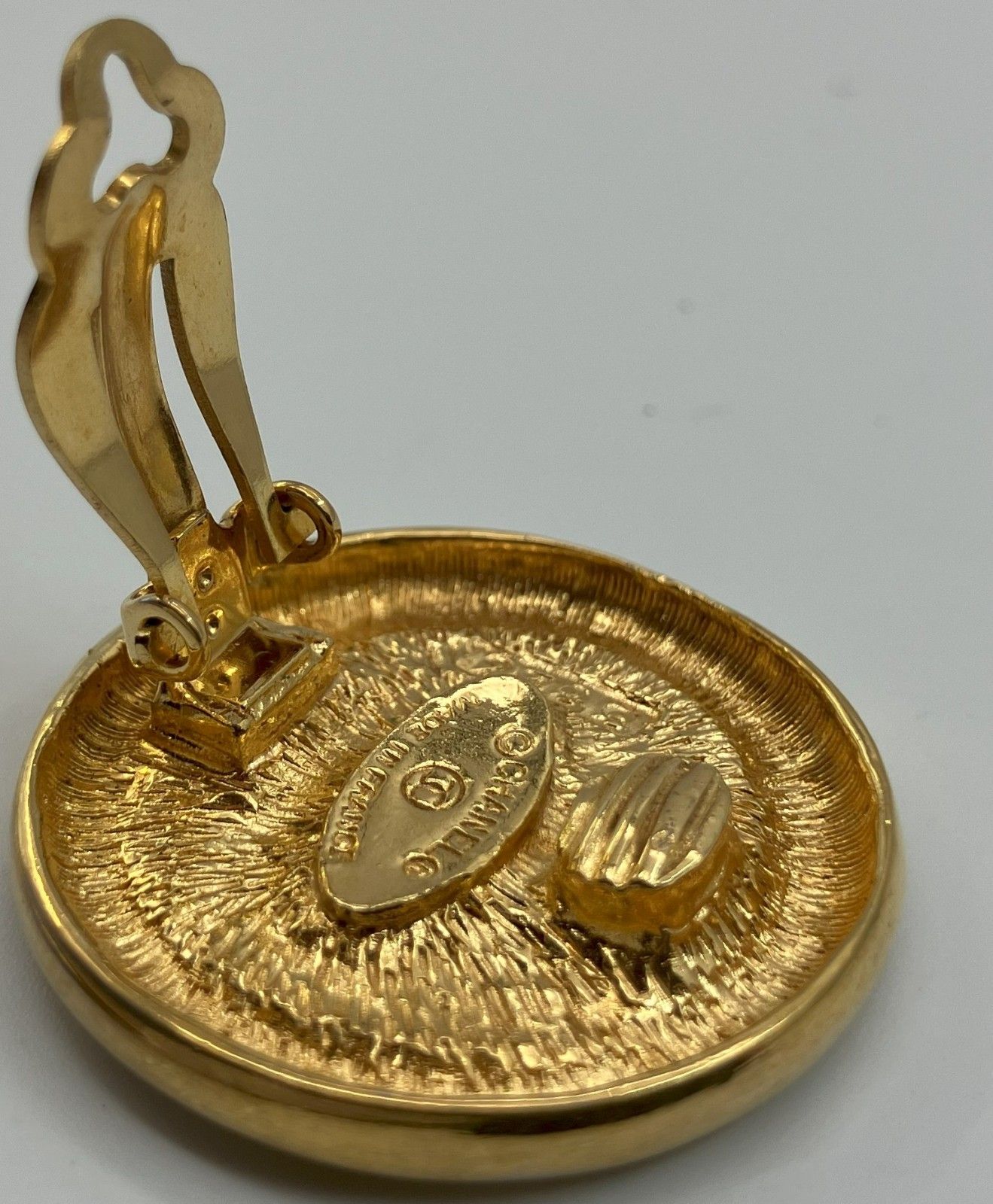 CHANEL シャネル イヤリング 片耳のみ CCロゴ ラウンド ゴールドトーン 直径約2.85cm フランス製 CHANEL シャネル イヤリング 片耳のみ CCロゴ ラウンド ゴールドトーン