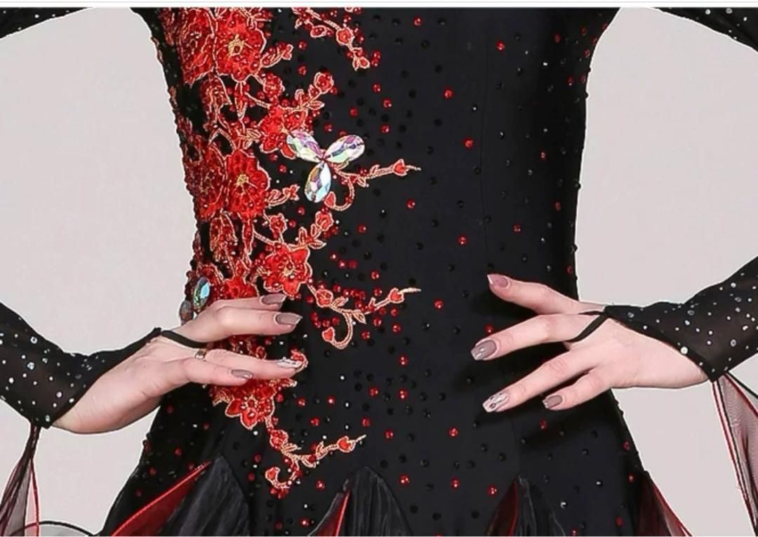 新品・未使用社交ダンス 大きい裾 赤黒 豪華競技着 スタンダードドレス