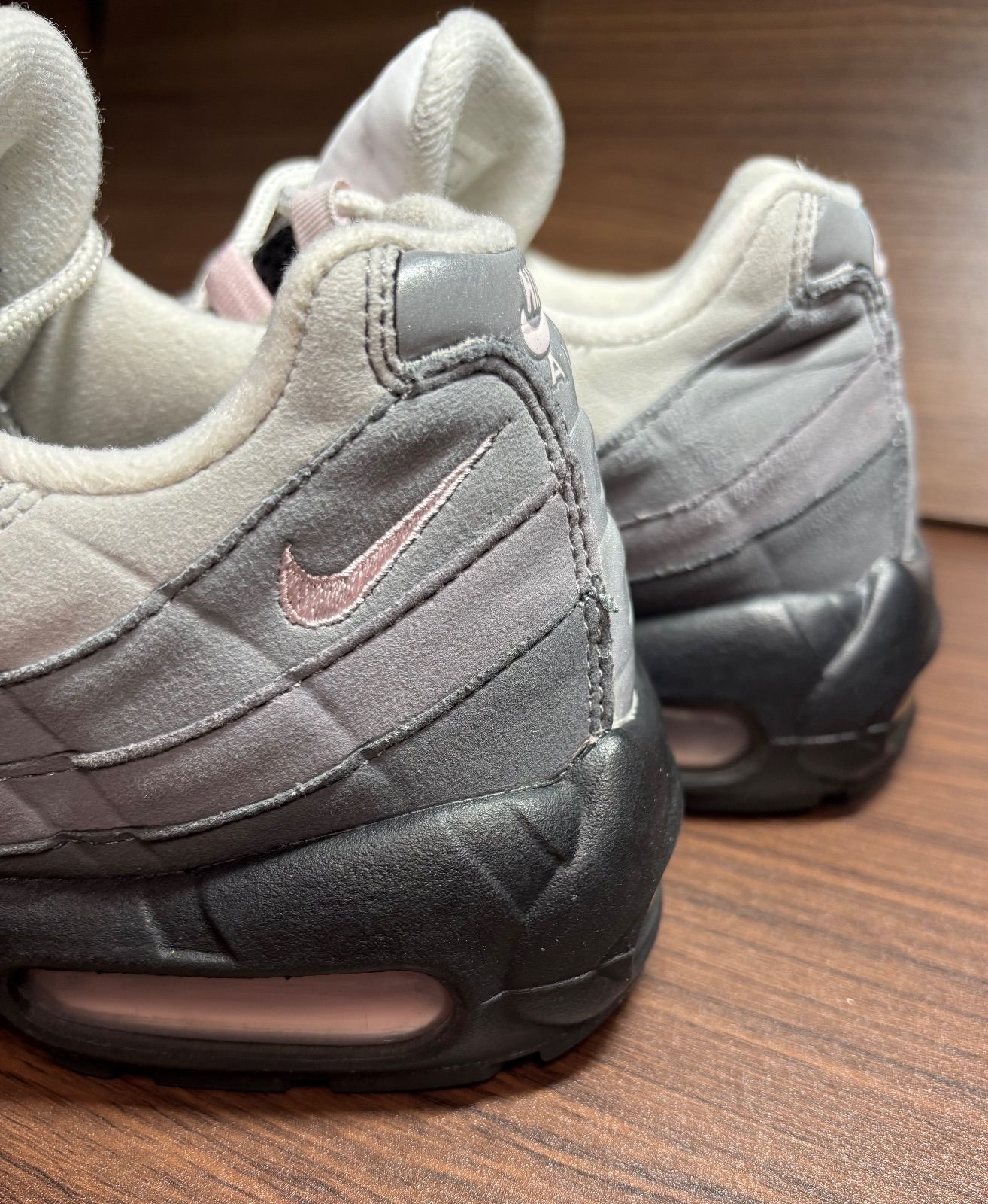 ナイキ エアマックス95 ガンスモーク/ピンクフォーム 中古品size25.0㎝ ナイキ エアマックス95 ガンスモーク/ピンクフォーム 中古品