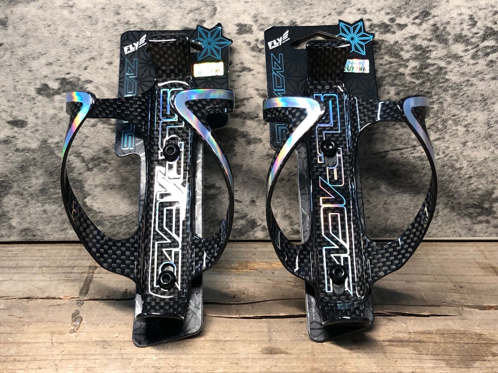 IT393 スパカズ SUPACAZ Fly Cage Carbon ボトルケージ 2個セット