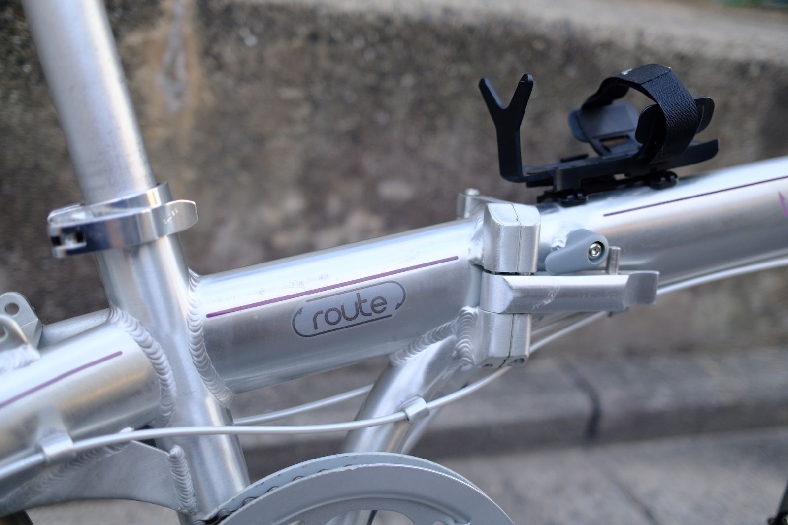 DAHON「ダホン」 ROUTE　美品　引き取り限定で DAHON ( ダホン ) 折りたたみ自転車 ROUTE ( ルート ) ピュア