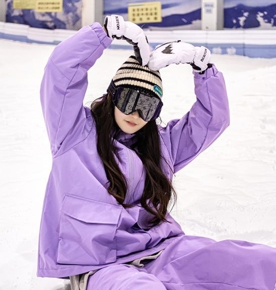 BURTON 紫色 スノーボードウェア フード付き　レディースＬ BURTON 紫色 スノーボードウェア フード付きレディースL