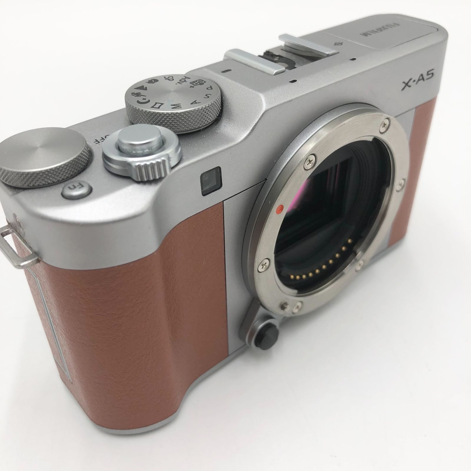 Nikon D610 一眼レフカメラ 本体 + 付属品一式 Nikon D610 付属品多数 Nikon D610 一眼レフカメラ 本体 + 付属品一式