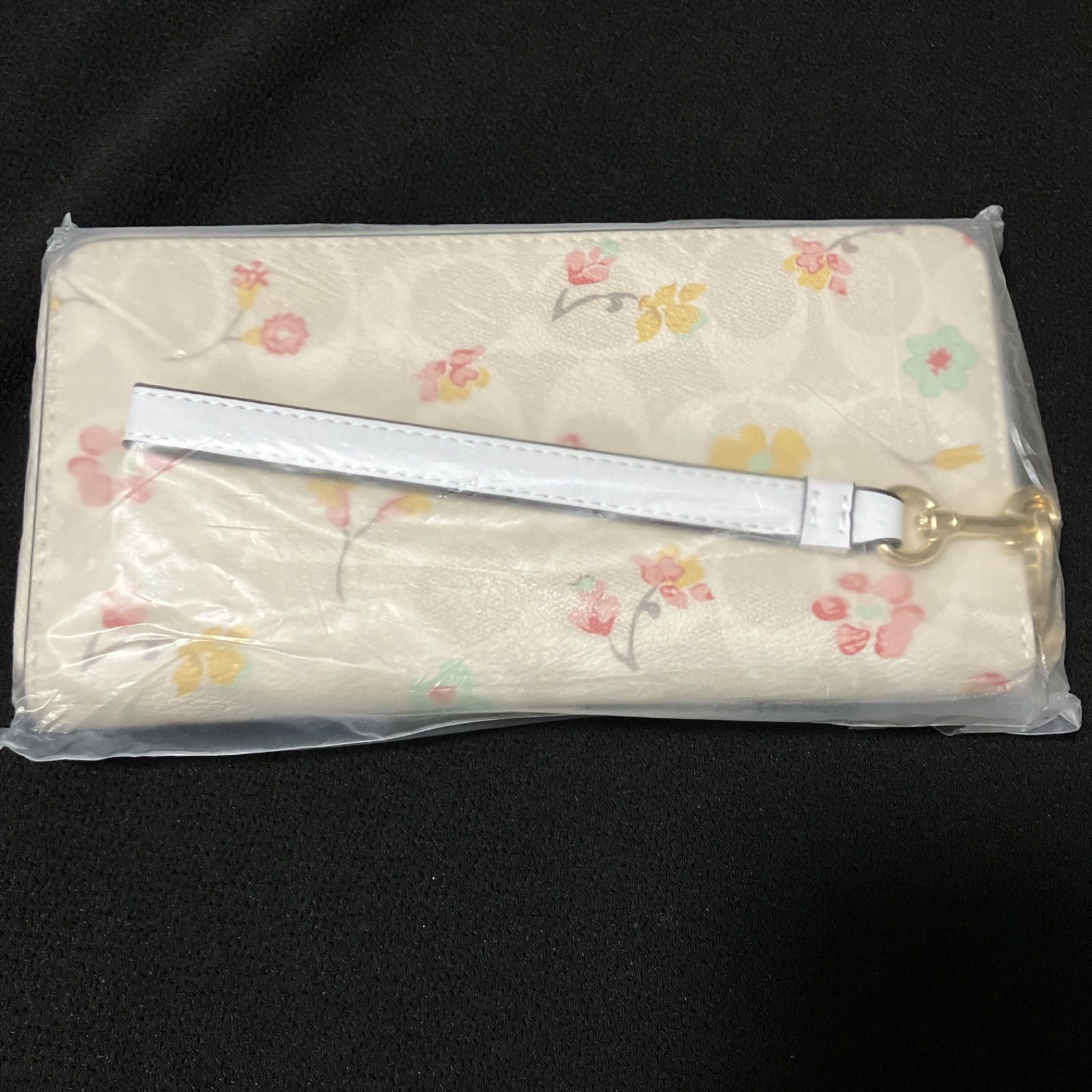 ☆新品未使用☆COACH コーチ ストラップ シグネチャー 花柄 長財布