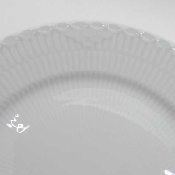 ロイヤルコペンハーゲン プレート□ホワイトフルーテッド ハーフレース