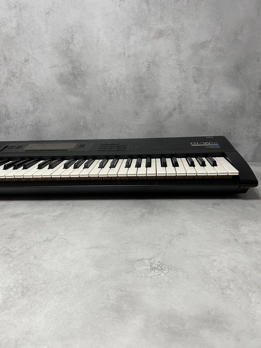 KORG コルグ 01/W シンセサイザー KORG コルグ 01/W FD シンセサイザー キーボード 61鍵盤 - メルカリ
