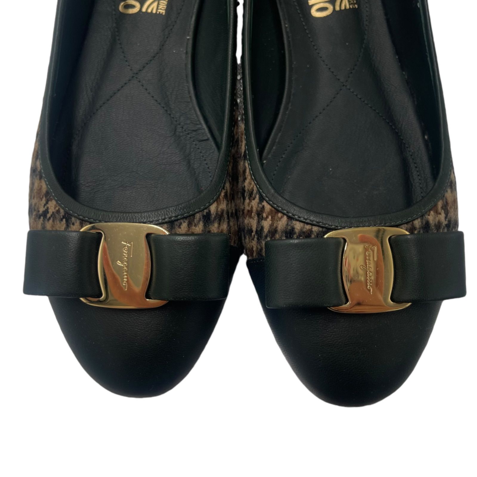 美品 ferragamo VARA ヴァラ パンプス25.5cmチェック ブラック 箱つき 