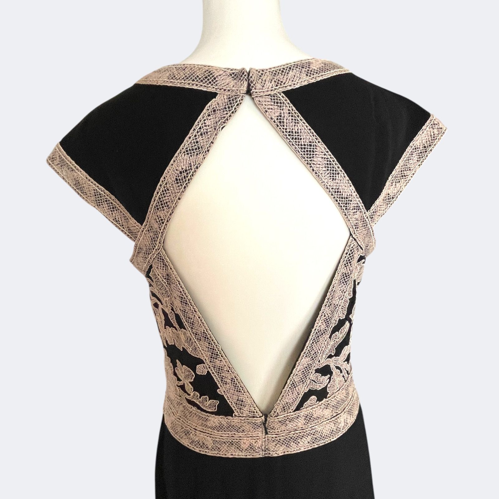 新品◇TADASHI SHOJI タダシショージ 上品お花刺繍レースブラック 