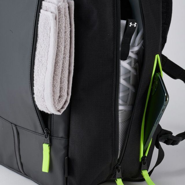 送料無料 アンダーアーマー リュック 27L バッグ かばん UNDERARMOUR