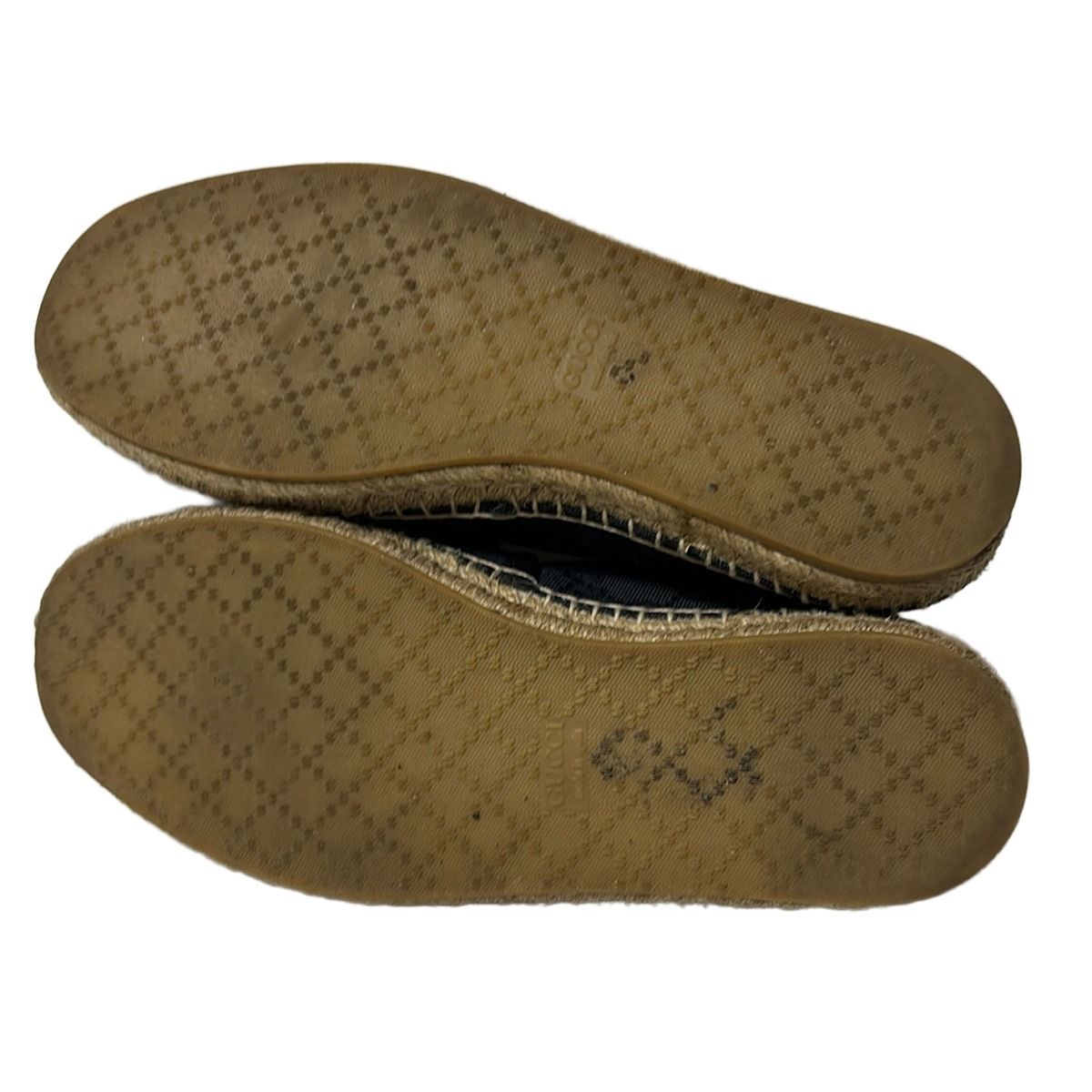 GUCCI(グッチ) スリッポン 6 1/2 メンズ - 466903 黒 GG柄