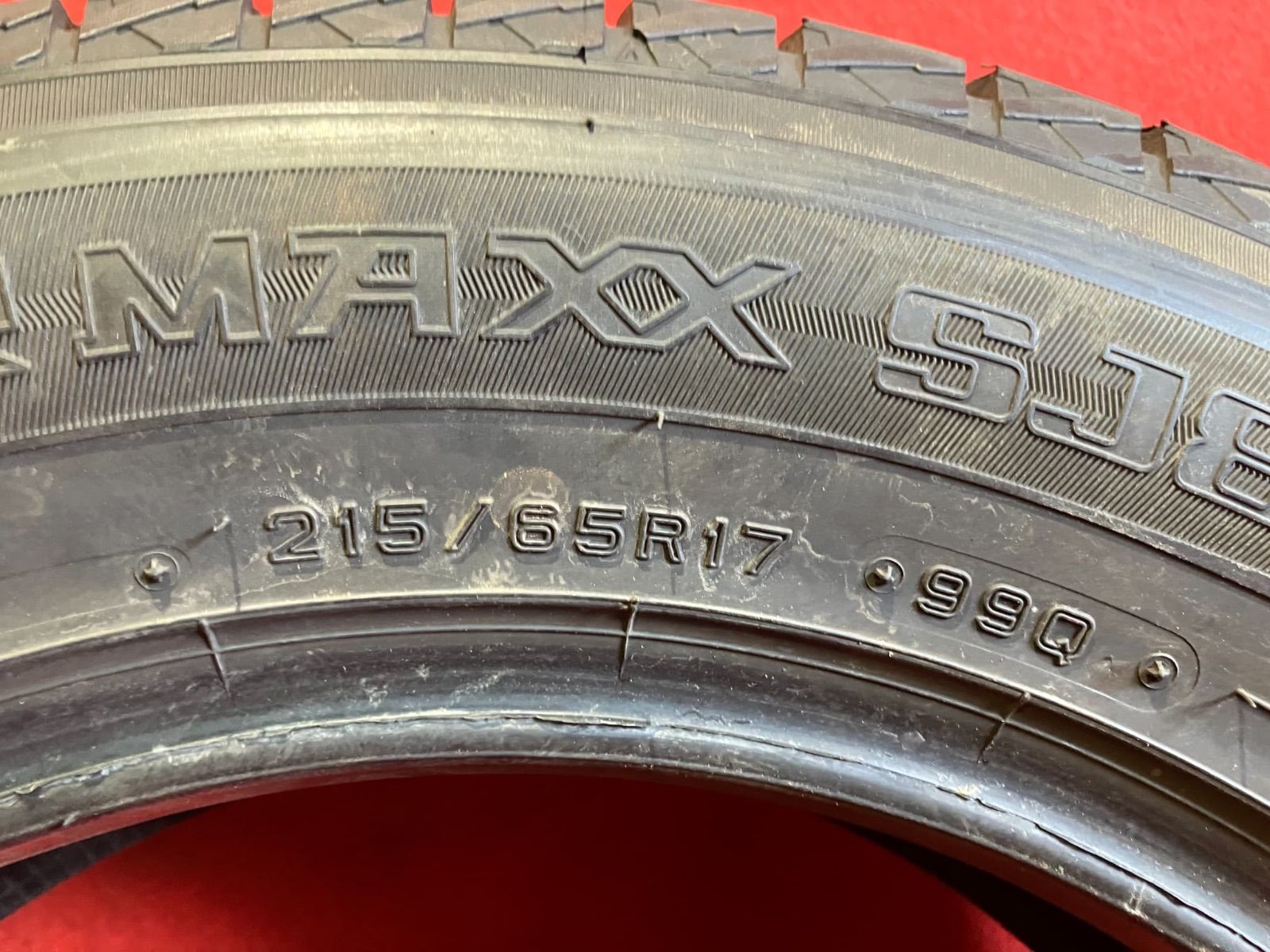 【特別価格】 スタッドレスタイヤ 215 65R17 DUNLOP SJ8 4本SET