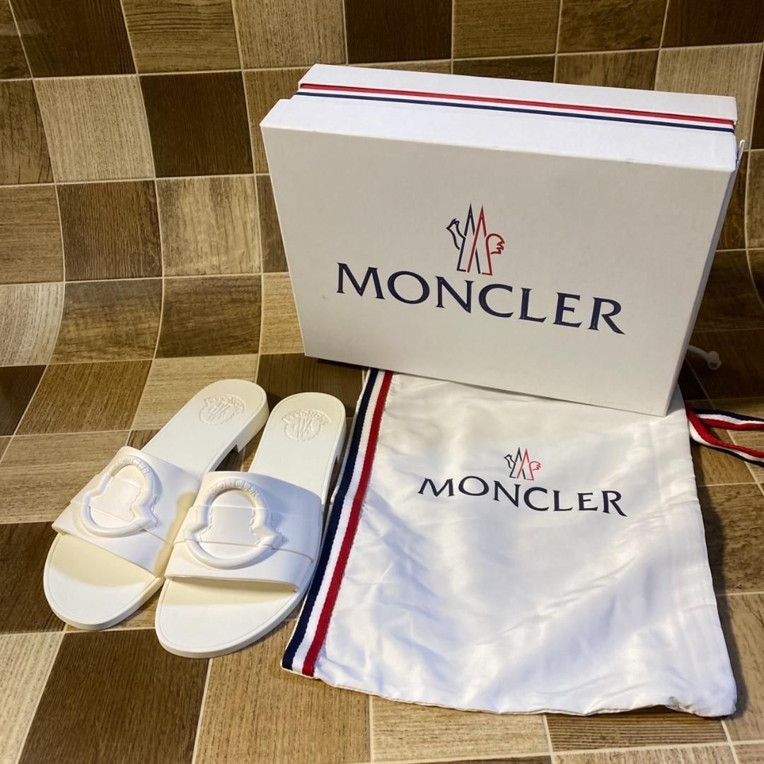 お値下げ！モンクレール　サンダル　38 未使用 MONCLER モンクレール ラバーサンダル 38サイズ ホワイト
