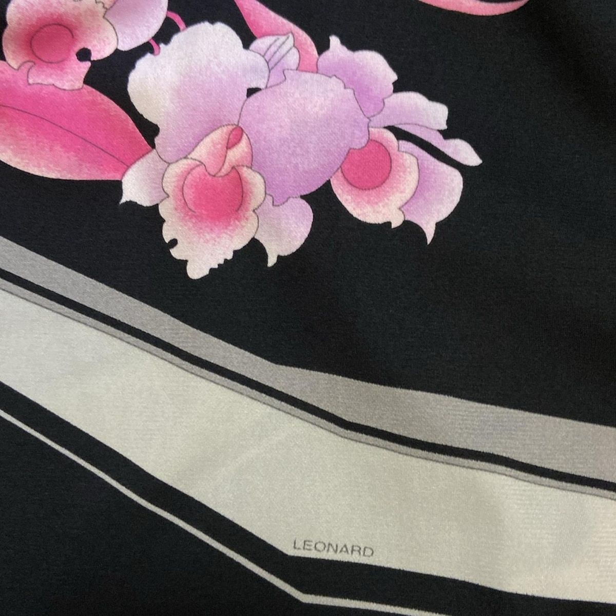 Leonard レオナール　カシュクールワンピース　ピンク系　花柄　サイズ44 Leonard レオナールカシュクールワンピースピンク系花柄サイズ44