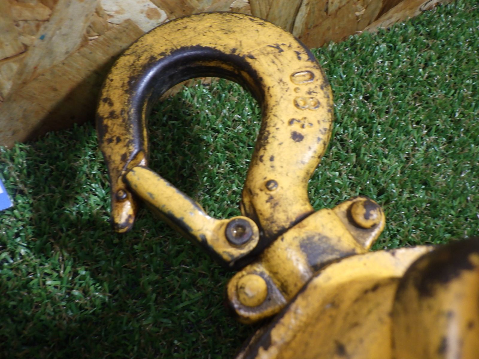 重量物を吊り上げに キトー KITO レバーブロック LB008 品