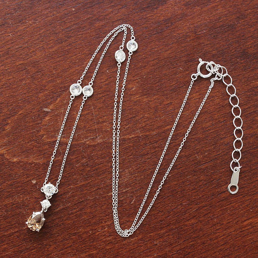 魅惑のブラウン 0.8ct ダイヤモンド K18 wg トリロジー ネックレス 