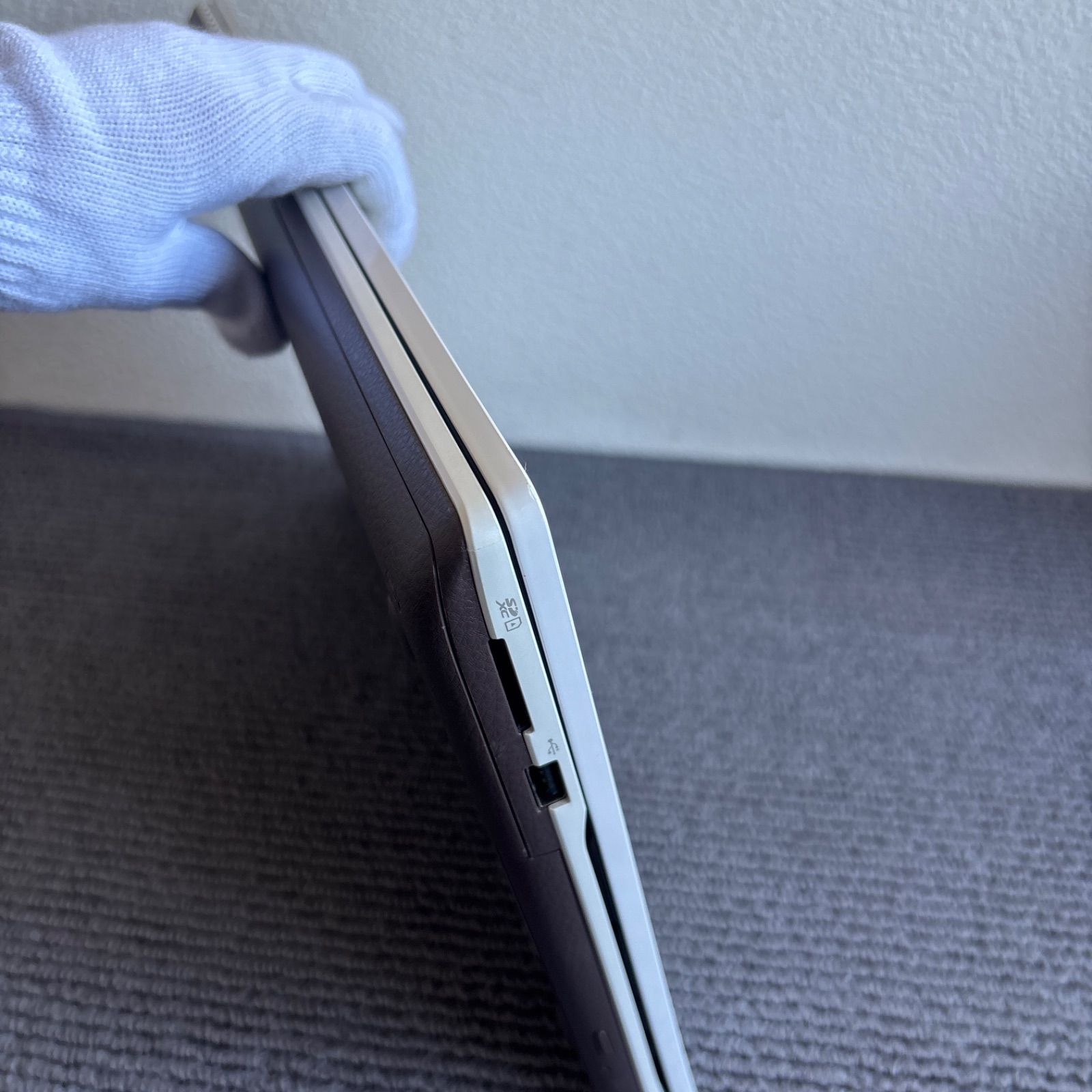 富士通lifebook AH53/D1 i7-8565U メモリ8GB 富士通 FMV LIFEBOOK AH53/D1 FMVA53D1W [プレミアムホワイト