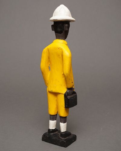 アフリカ コートジボワール コロン人形 Mサイズ No.36 ハーフパンツの男性 木彫り 彫刻 置物 アフリカ雑貨 - メルカリ