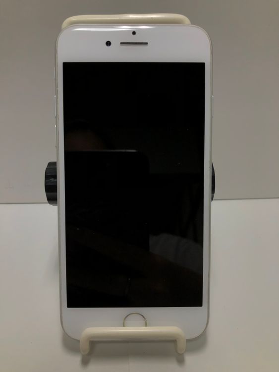 SIMフリー iPhone8 64GB シルバー 送料無料 - メルカリ