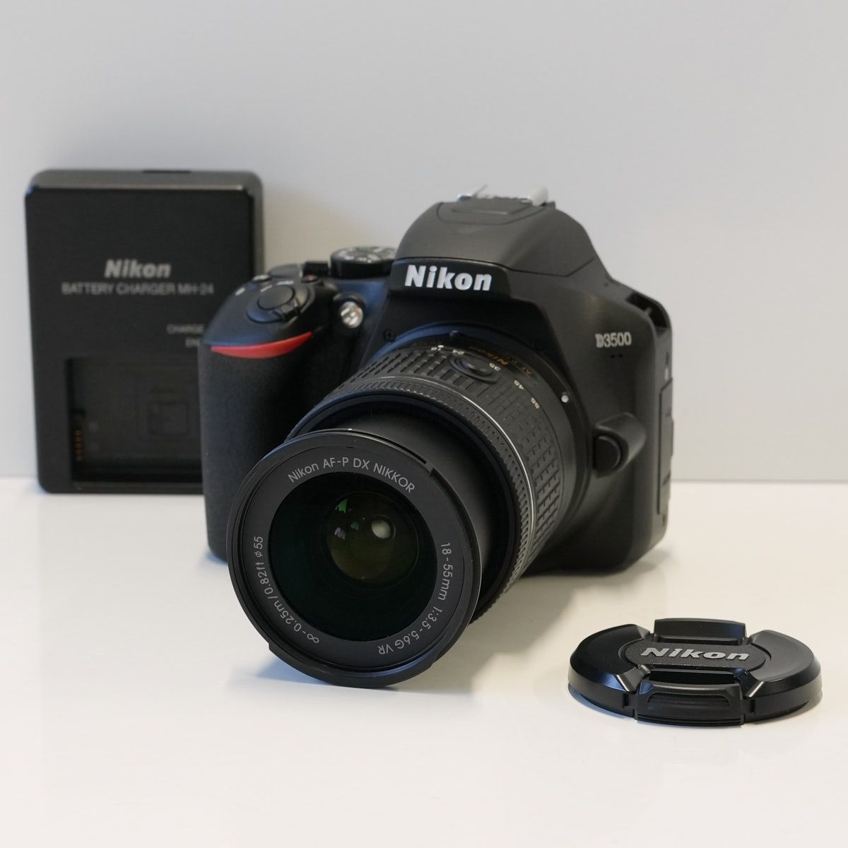 Nikon D3500＋AF-P DX NIKKOR 18-55mm f/3.5-5.6G VR USED超美品 多 