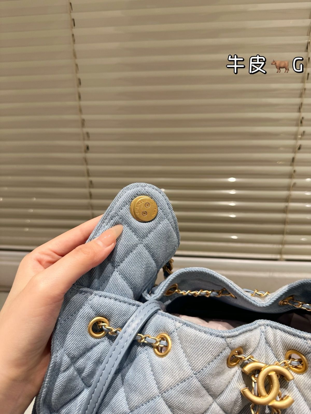 デニムでお洒落♪ CHANEL ライトデニム ラージ ホーボーバッグ デニムでお洒落♪ CHANEL ライトデニム ラージ ホーボーバッグ