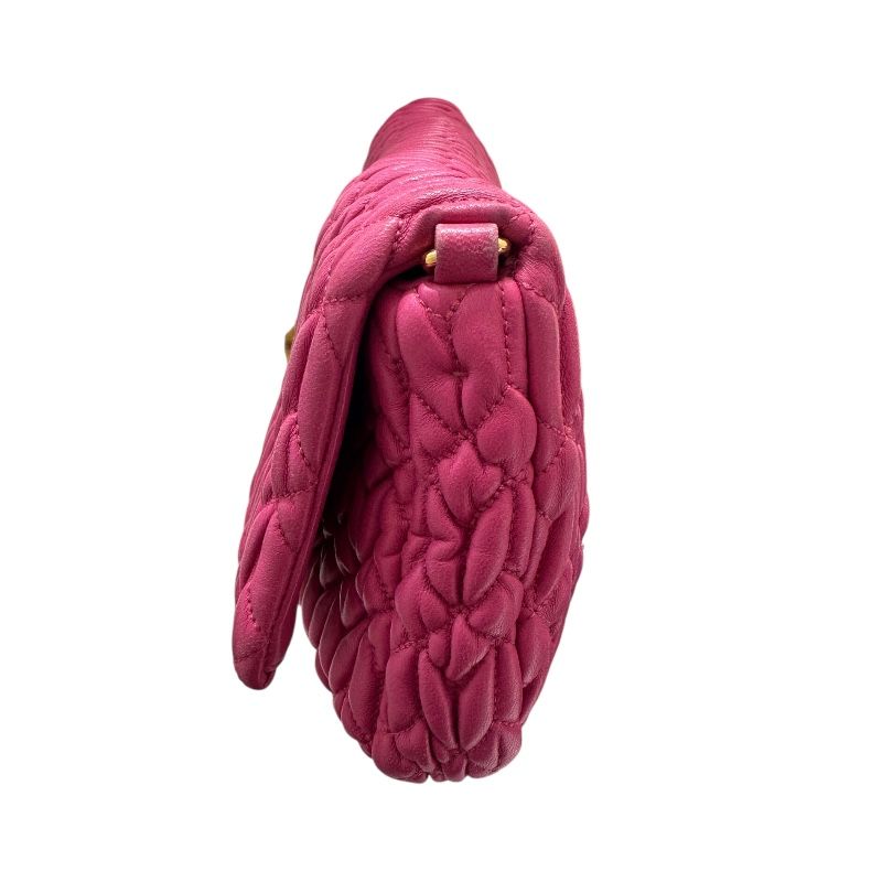 美品　\"MIU MIU \"ナッパレザーショルダーバッグ シンプルな ≪MIUMIU≫ ナッパレザー ミニショルダーバッグ 茶色