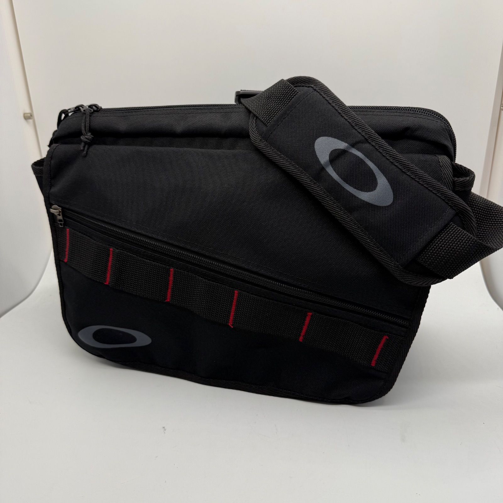 【OAKLEY/オークリー】メッセンジャーバッグ archive OAKLEY archive tech shoulder messenger Bag オークリー アーカイブ