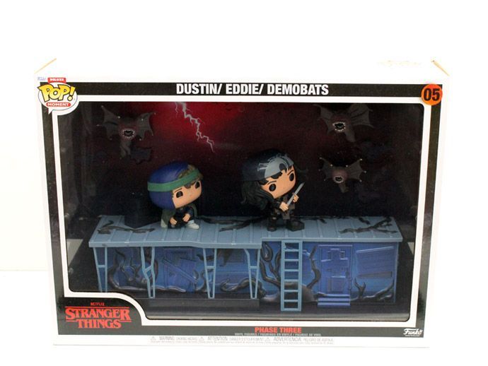 Funko Pop Moments Deluxe ストレンジャーシングス エディ＆ダスティン