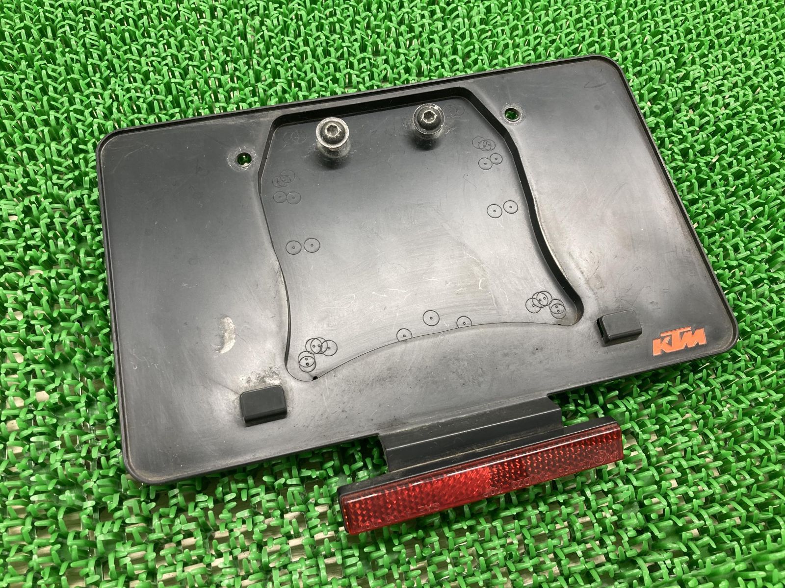250EXC ナンバープレートホルダー KTM 純正 中古 バイク 部品 ナンバーステー ライセンスプレート 割れ欠け無し 品薄 希少品 車検 Genuine