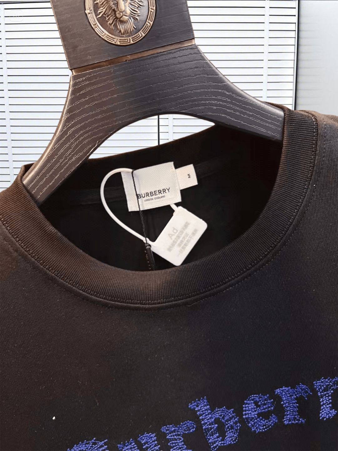 今日特価】BURBERRY バーバリー 25SS 刺繍ロゴ T シャツ - メルカリ