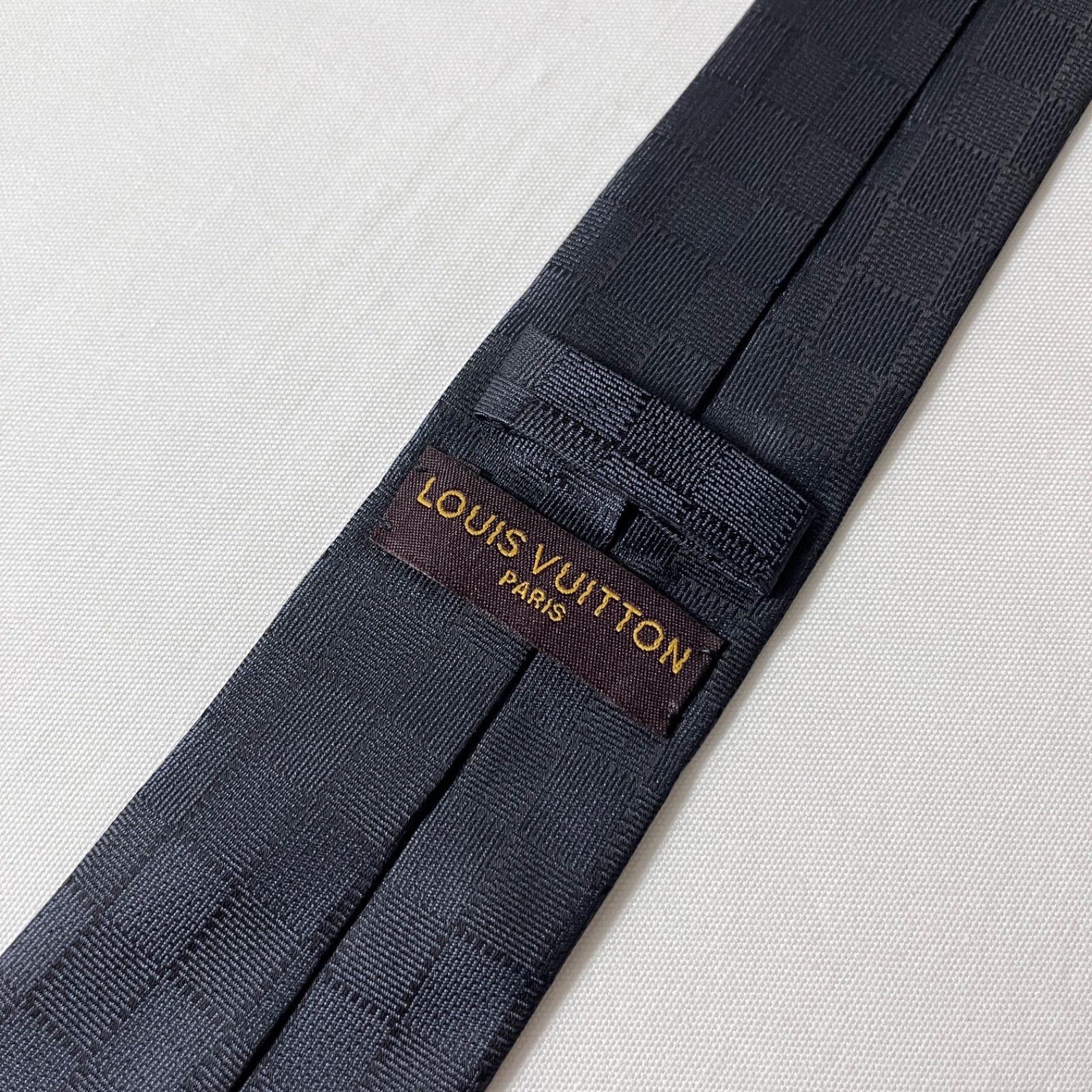 美品 LOUIS VUITTON ルイヴィトン ネクタイ チャコール ブラック 美品 LOUIS VUITTON ルイヴィトン ネクタイ シルク100