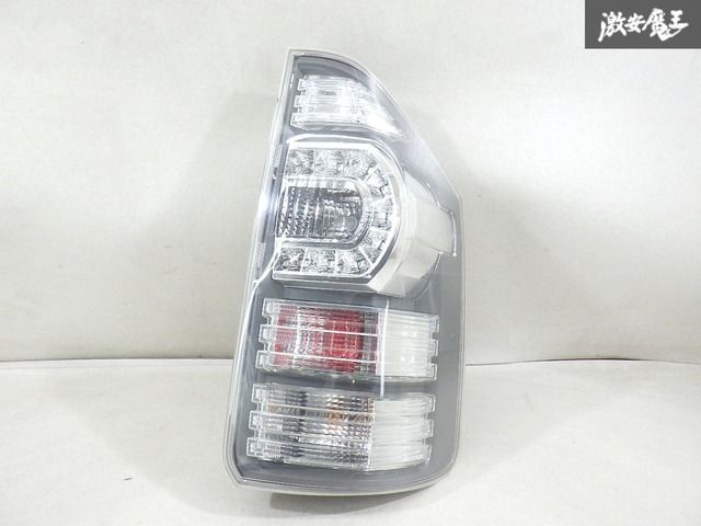 ZRR70w/ZRR75wヴォクシー後期テールランプICHIKOH28-220 トヨタ 純正 ZRR70W ヴォクシー 後期 テールライト テールランプ