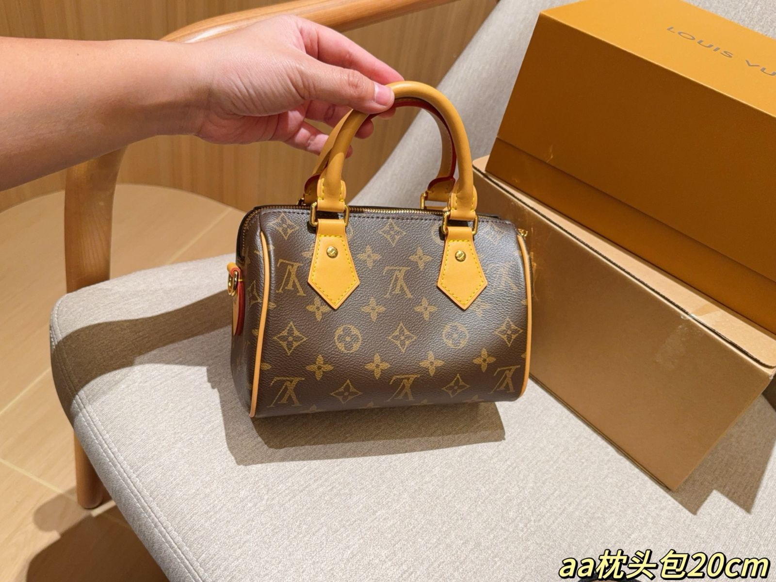 美品　LOUIS VUITTON 保存用空箱20箱と布袋16枚セット 美品 LOUIS VUITTON 保存用空箱20箱と布袋16枚セット 小物