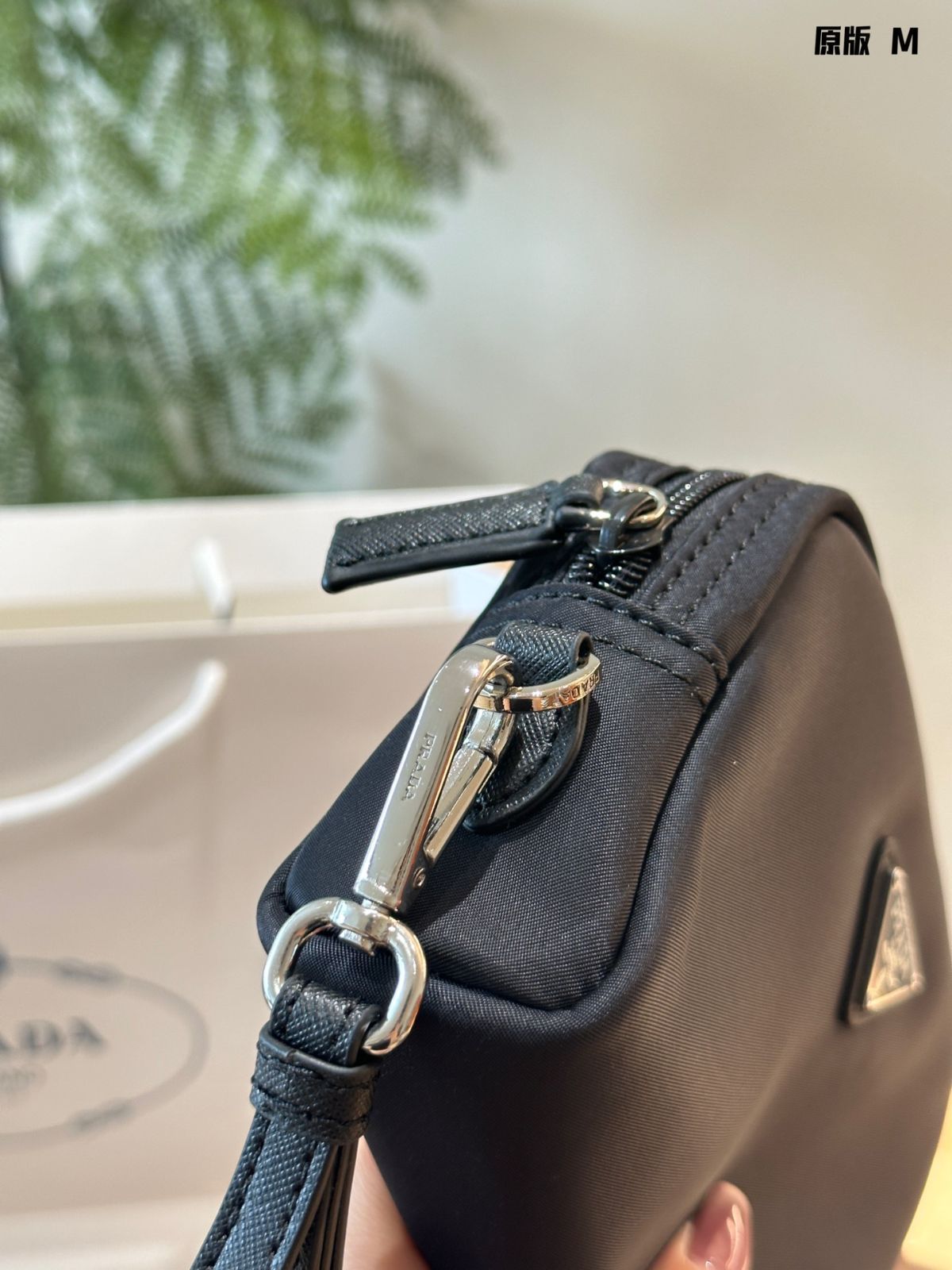 プラダ　化粧ポーチ 本日限定特価】プラダ コインケース＆メイクポーチ 16cm 2024年