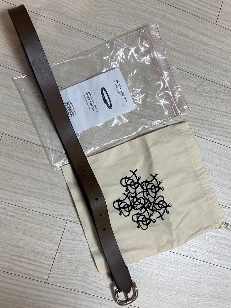 CELINE ブラックレザーベルト 70サイズ　スモール CELINE ブラックレザーベルト 70サイズ スモール CELINE ラージ