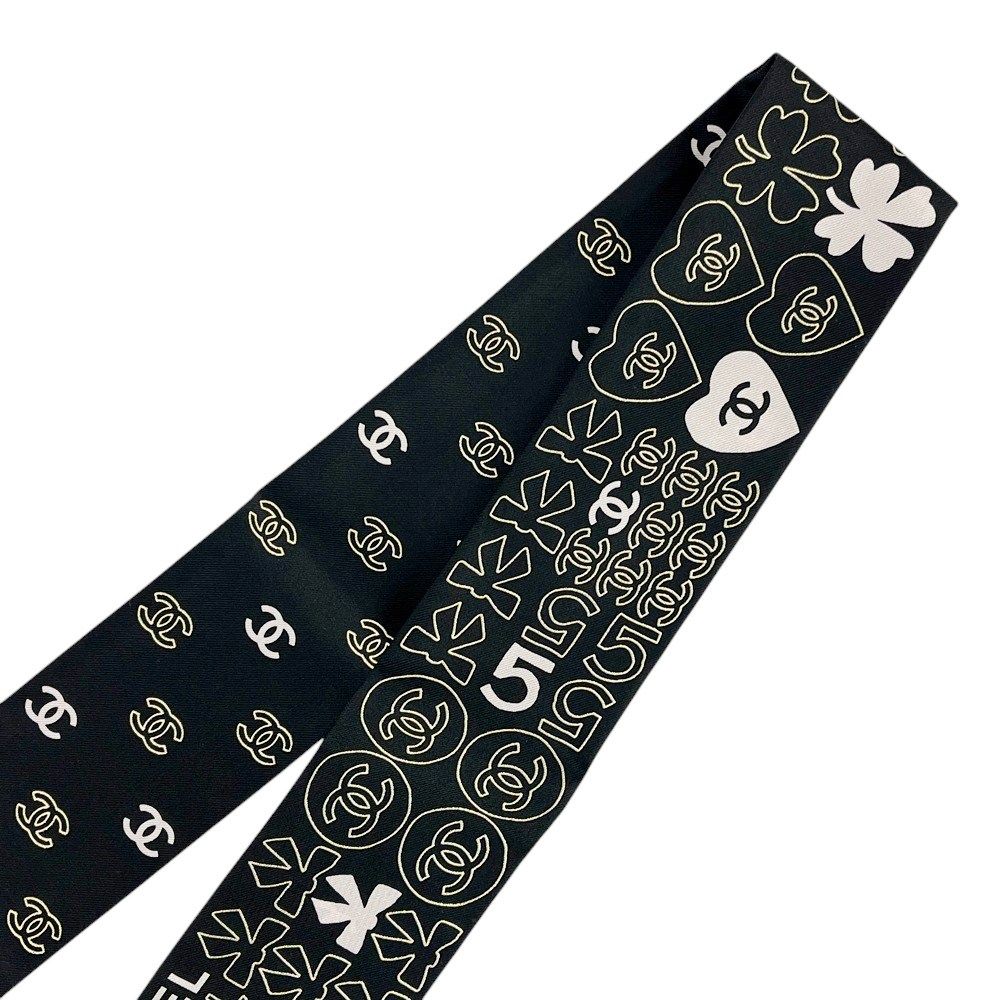 CHANEL ブラック スカーフ 89×89 CHANEL ブラック スカーフ 89×89 CHANEL Scarf Black Silk Heart