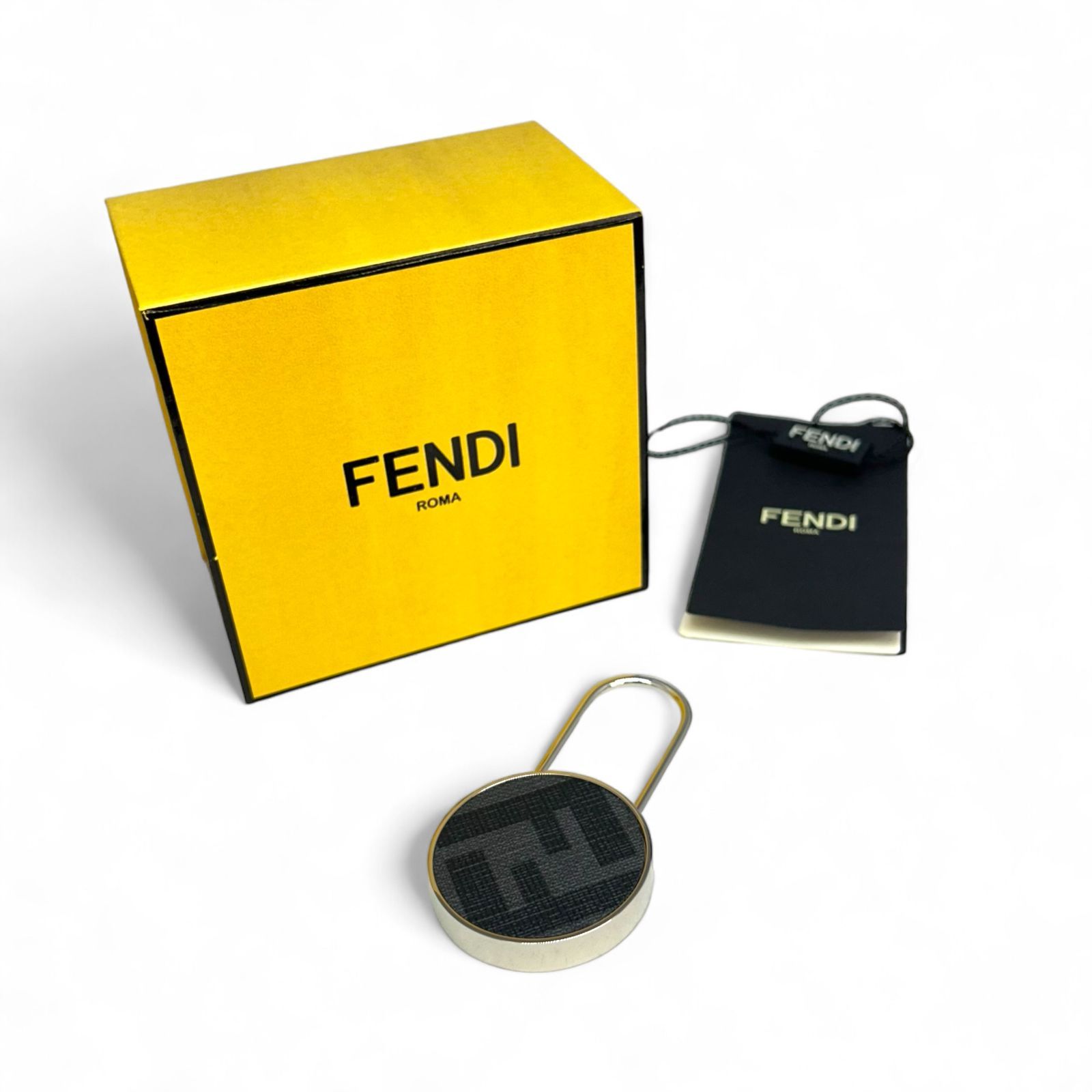 未使用 FENDI A BATHING APE コラボ ズッカ マイロ チャーム メンズ
