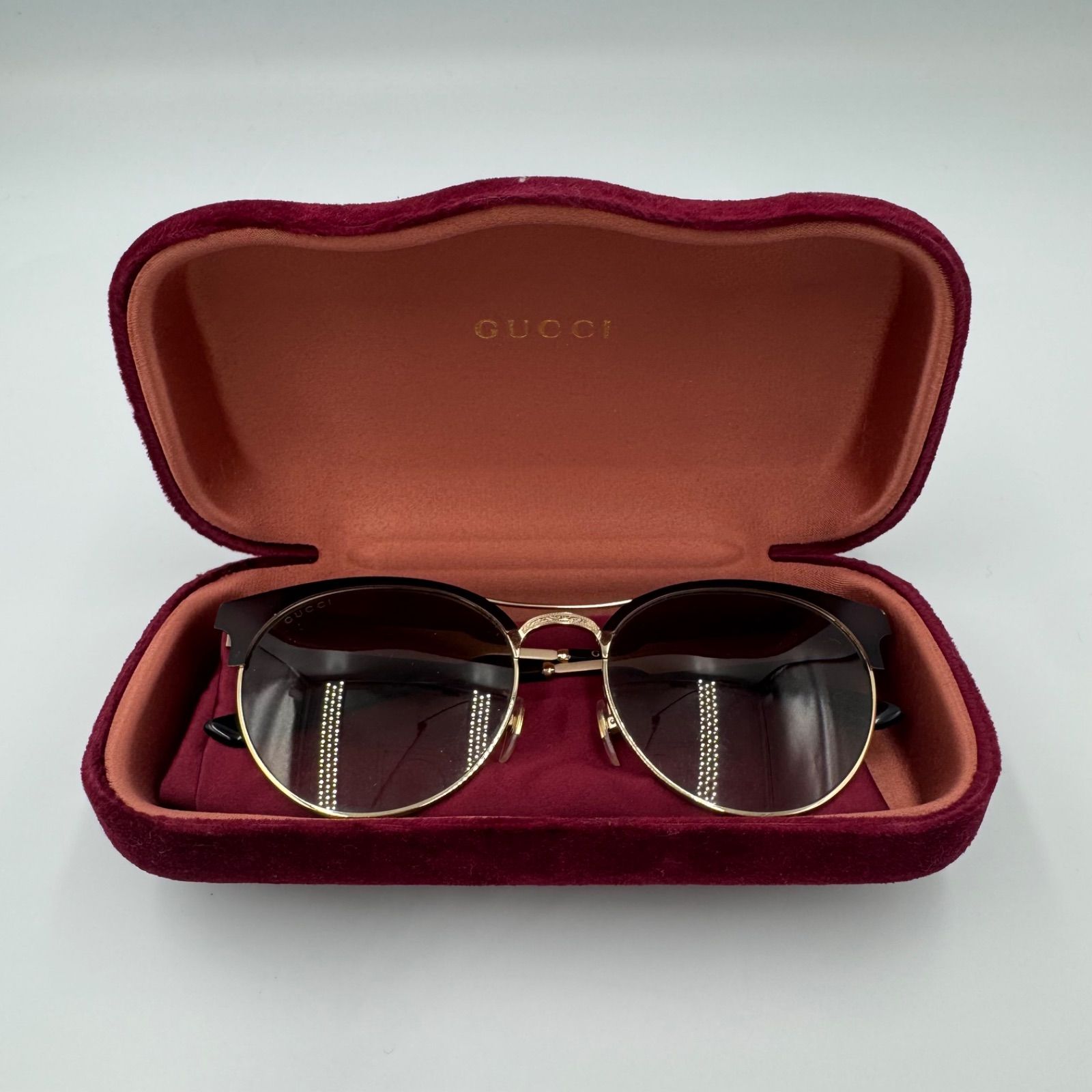 GUCCI サングラス ラウンド型 ブラック ゴールドフレーム