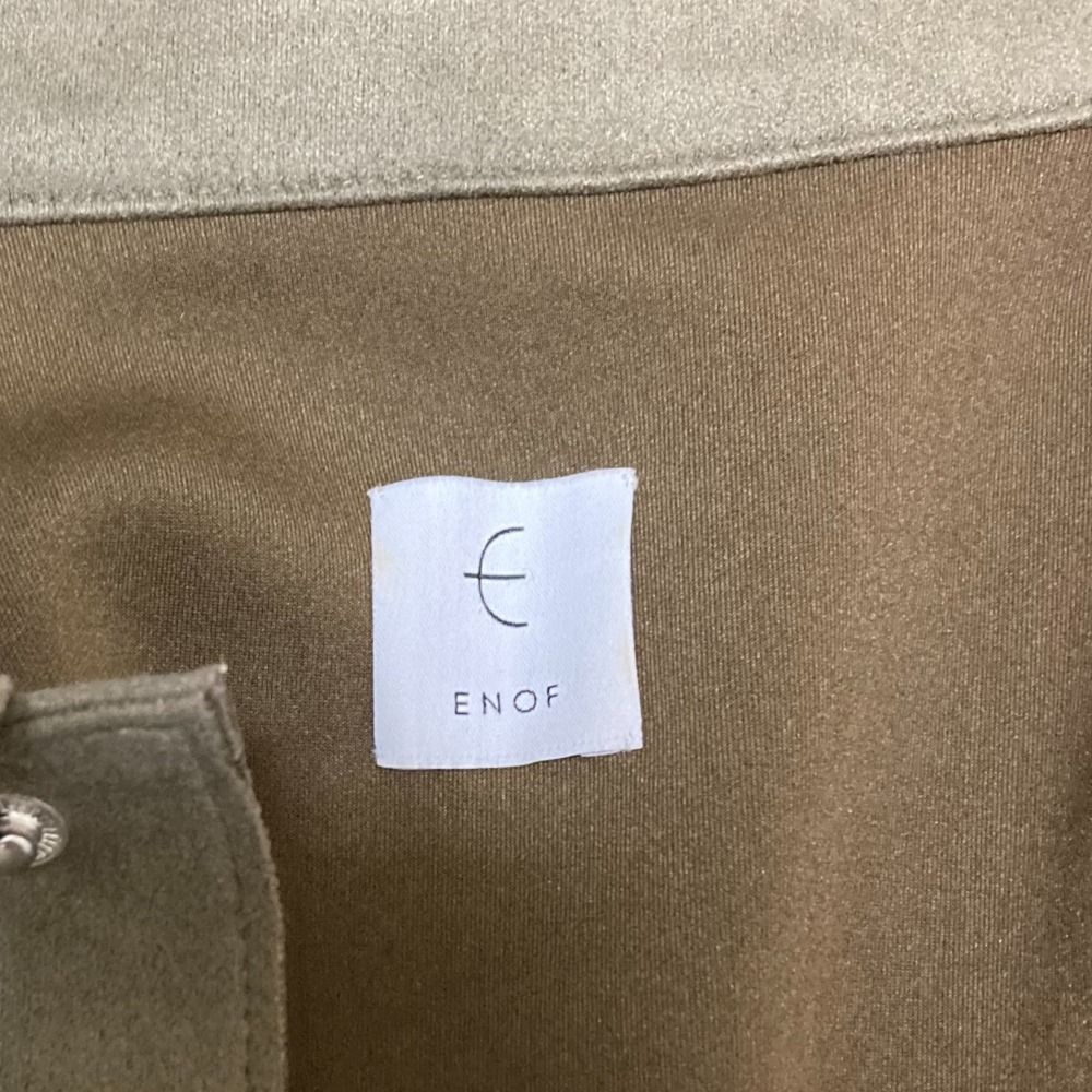 美品 23SS ENOF イナフ 長袖 オーバーサイズスウェードシャツ F カーキ メンズ レディース 古着 中古 美品 23SS ENOF イナフ 長袖 オーバーサイズスウェードシャツ F