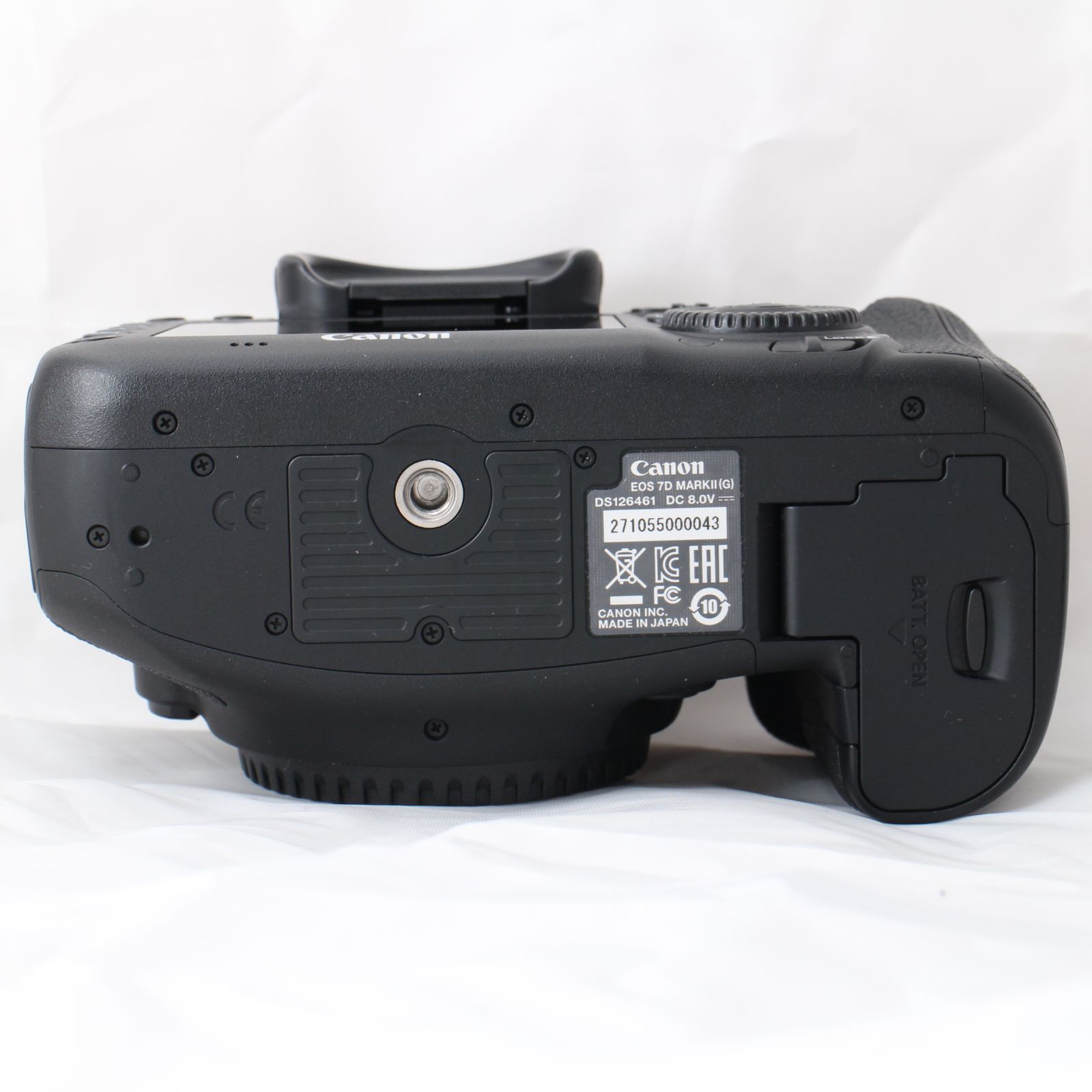 美品 付属品多数Canon EOS 7D Mark II ボディ バッテリー3個 美品 付属品多数Canon EOS 7D Mark II ボディ バッテリー3個