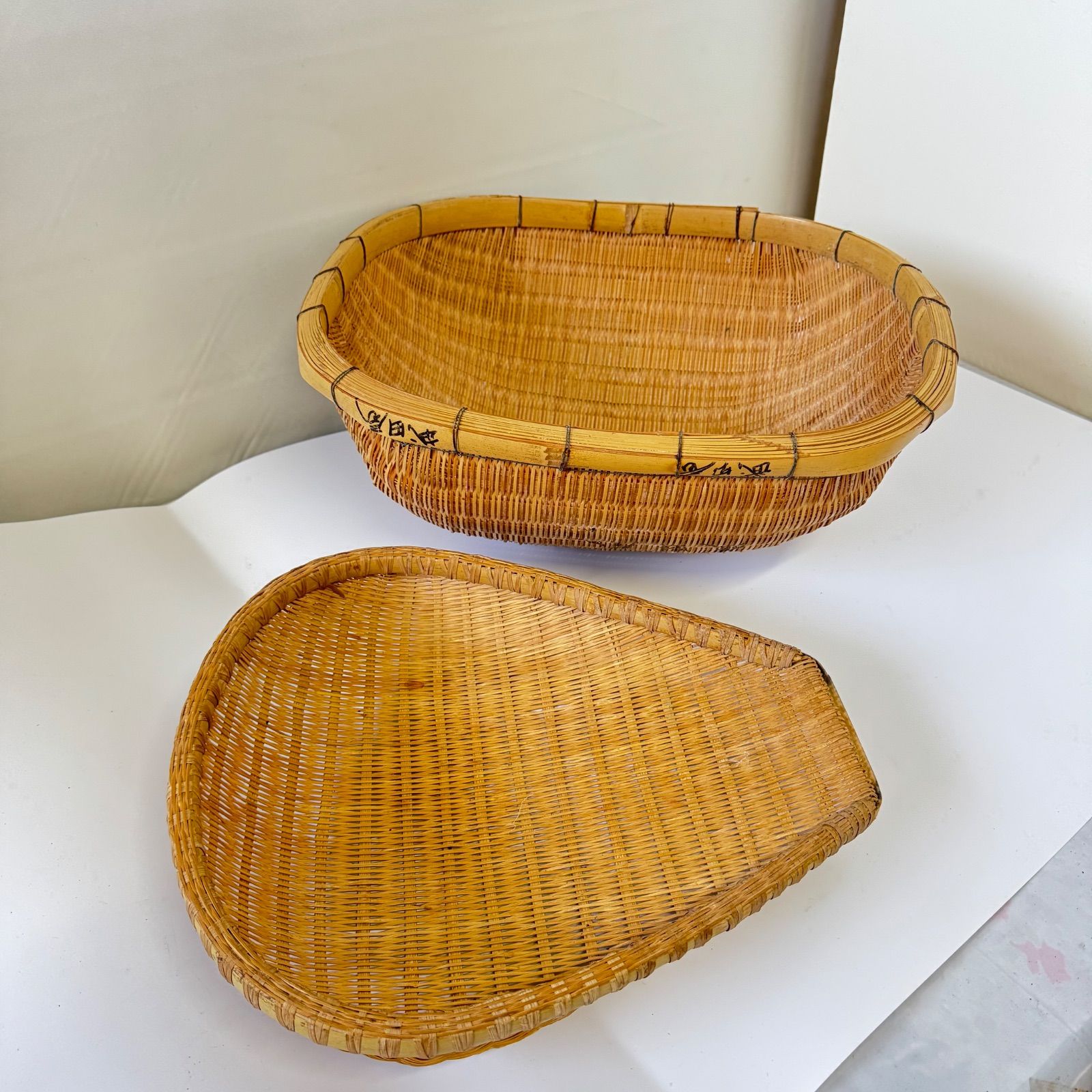 箕 片口ざる 竹かご 竹ざる かご 竹籠 竹細工 大きい 農具 古民具 農作業 畑 竹編み 古道具 レトロサイズ 約45×50×H20㎝