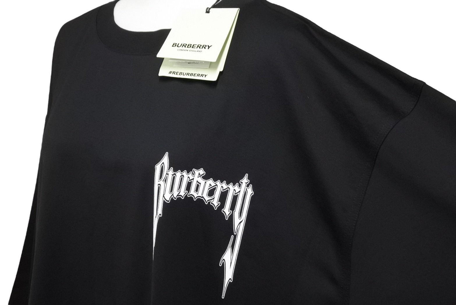 極美品 BURBERRY バーバリー ロゴ プリント 半袖Tシャツ 極美品 BURBERRY バーバリー ロゴ プリント 半袖Tシャツ