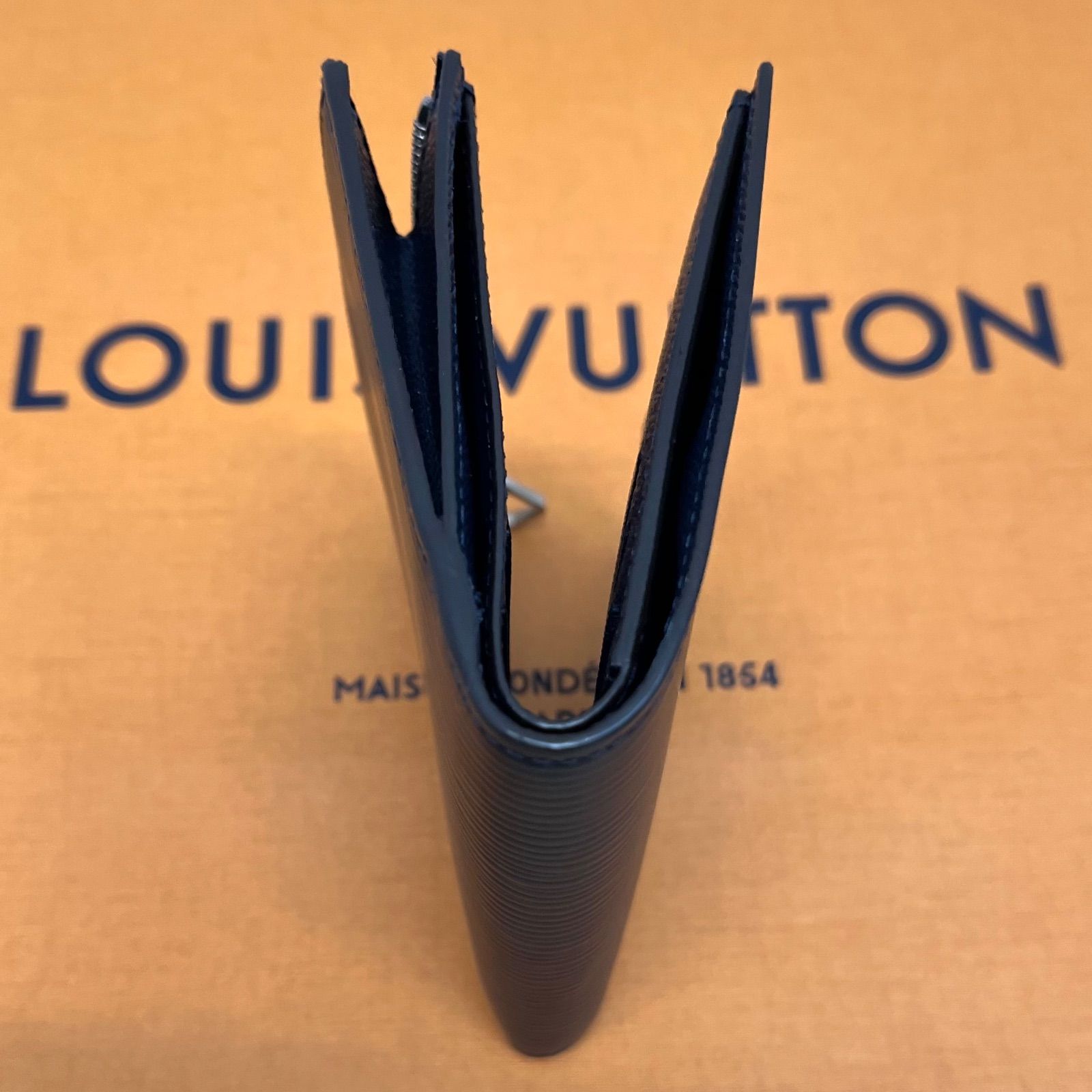 1点限り】LOUIS VUITTON ルイヴィトン エピ ポルトフェイユスマート 